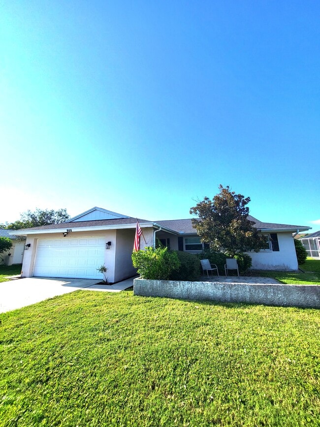 868 Creighton Dr