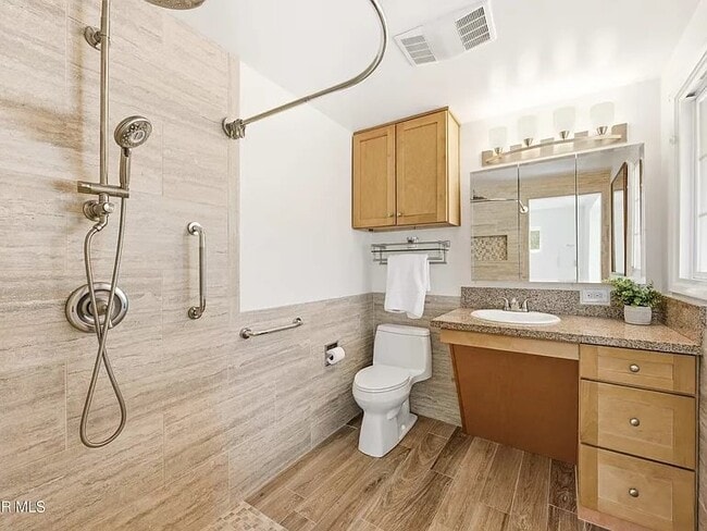 Photo - 1492 Mandalay Ct