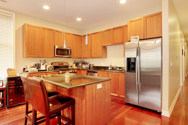 Photo - 1449 N Wicker Park Ave Unit 301