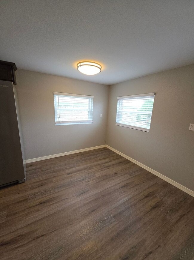 Photo - 709 W 13th St Unidad 1