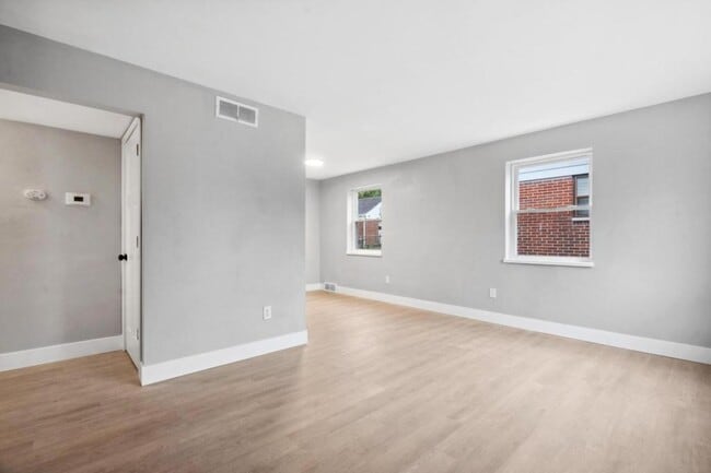 Photo - 844 Alverno Ave