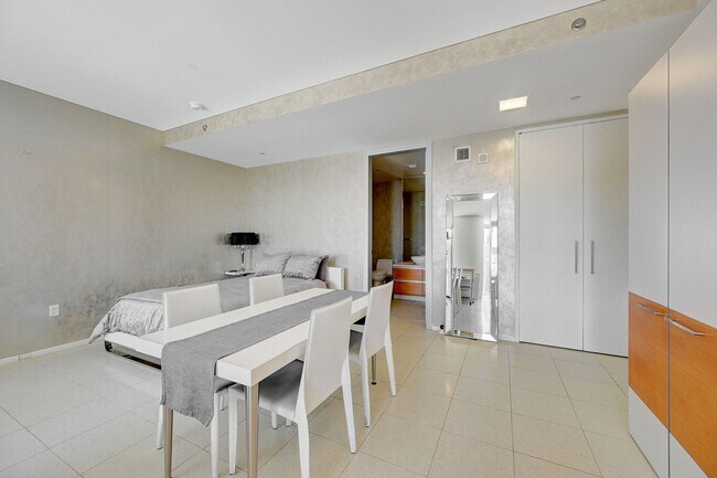 Photo - Veer Towers 2007W- Strip/City Views from t... House