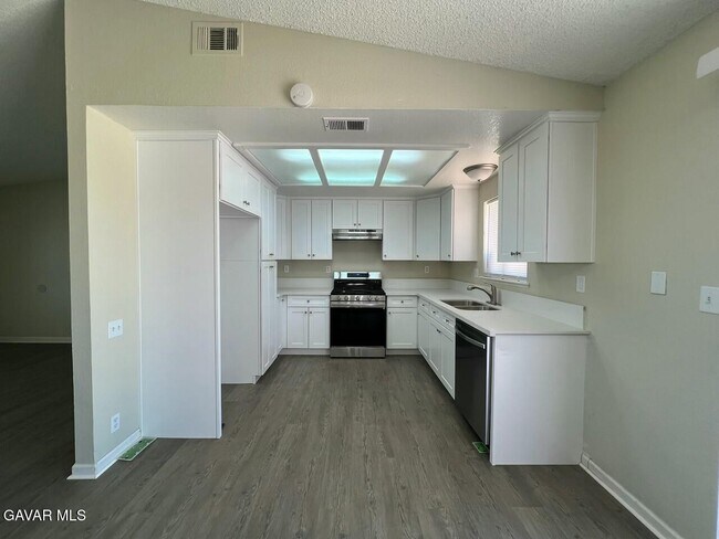 Photo - 11340 E Avenue R House