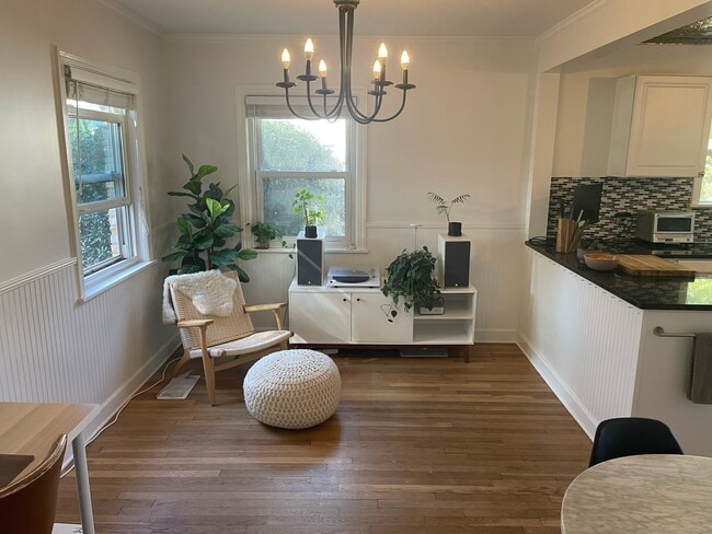 Photo - 1614 E 50th St