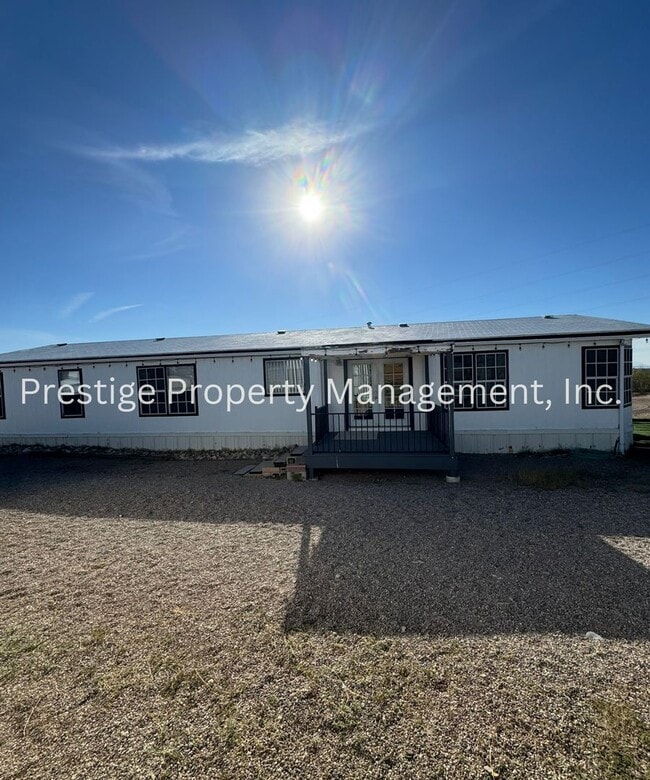 Photo - This 4/2 Vail Manufactured Home Is On A 1 Acre Lot!!!