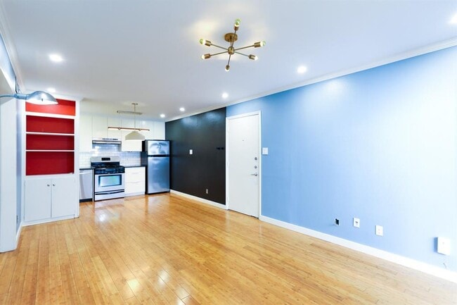 Photo - 1304 Summit St Unit 209