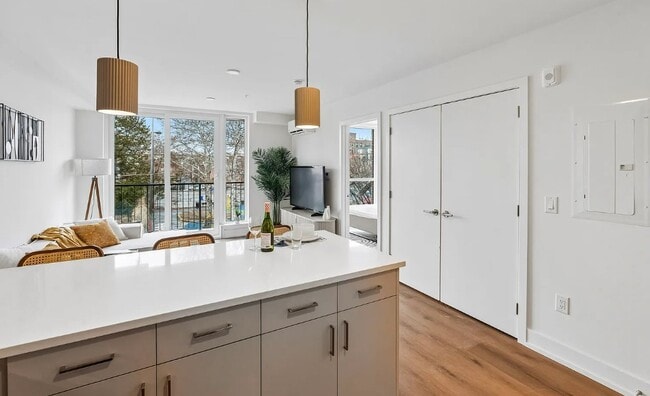 Photo - 1813 N Howard St Unit B02