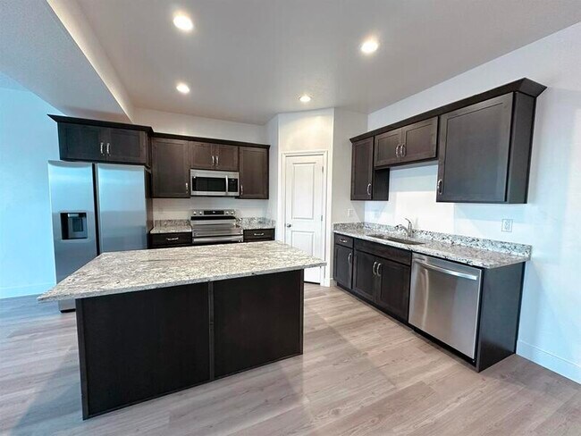 Photo - 225 950 E Unit 75