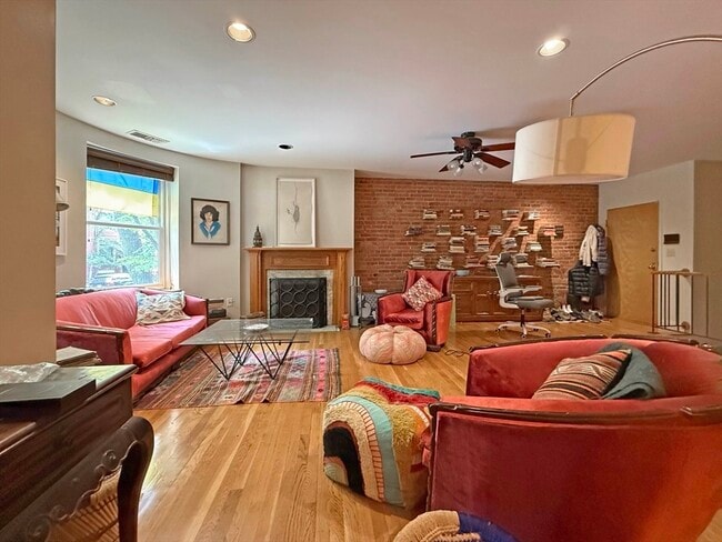 Photo - 95 Gainsborough St Unit 104