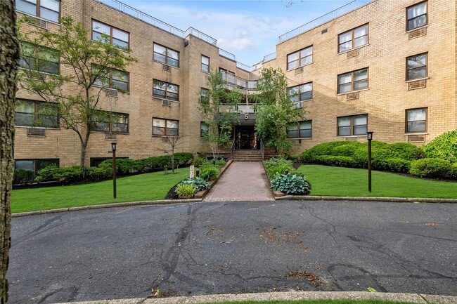 Building Photo - 5 Schenck Ave Unit 1R Rental