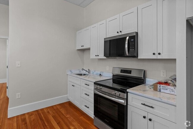 Building Photo - 75 County St Unit 4 Rental
