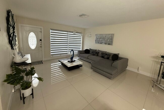 Photo - 3139 Egremont Dr