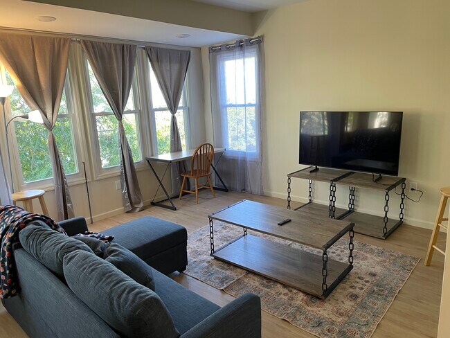 Photo - 140 Fabyan Pl Unit 2