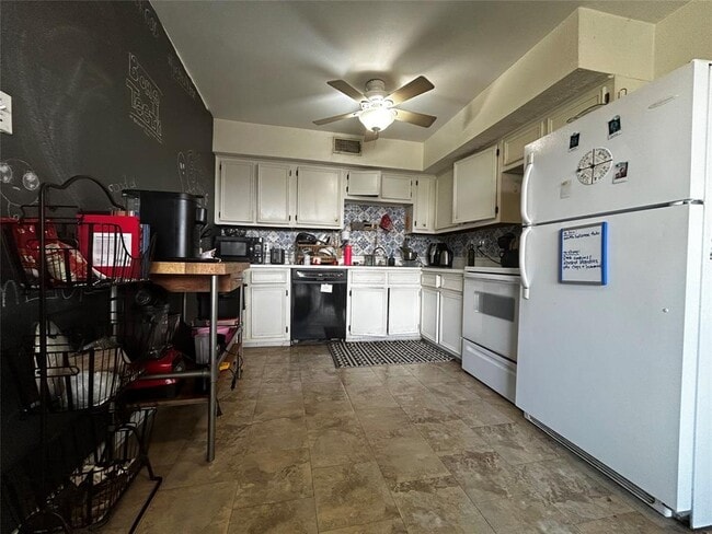 Photo - 4511 Avenue B