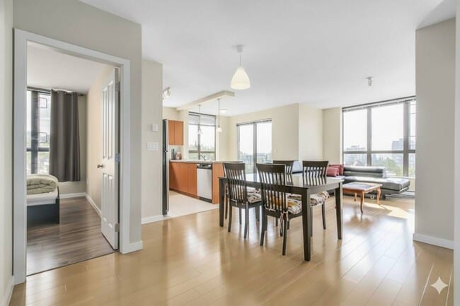 Photo - 511 Rochester Av Unit 807