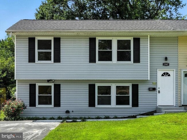 Building Photo - 1307 Farrara Dr Rental