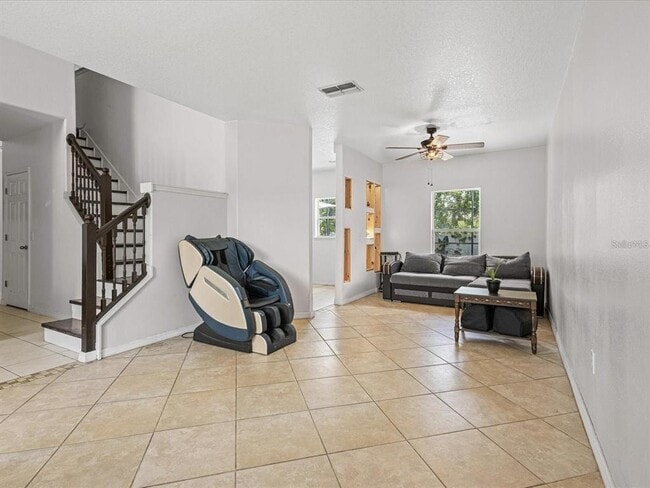 Photo - 437 Bridgewater Ct