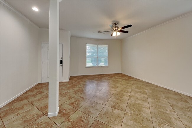 22207 Holly Branch Dr