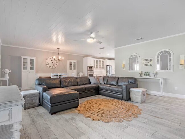 Photo - 5660 Deer Path Ln