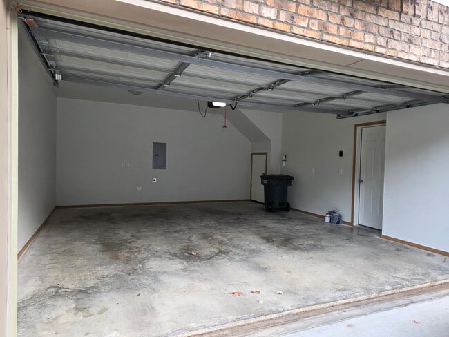 Photo - 268 S Rolling Woods Way