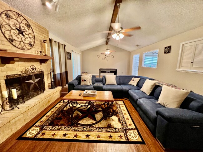 Photo - 13806 Wood Breeze