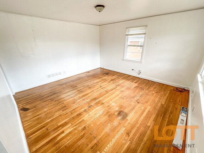 Photo - 323 Welcome Ave