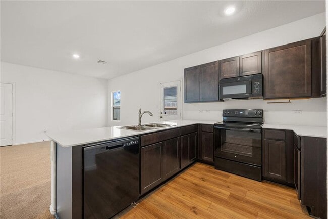 Photo - Spacious 3-Bedroom 2 bath with Private Bac...