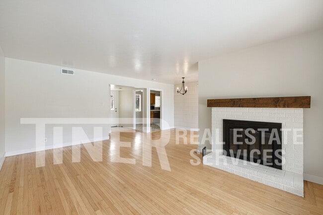 Photo - 3831 Horton Ln