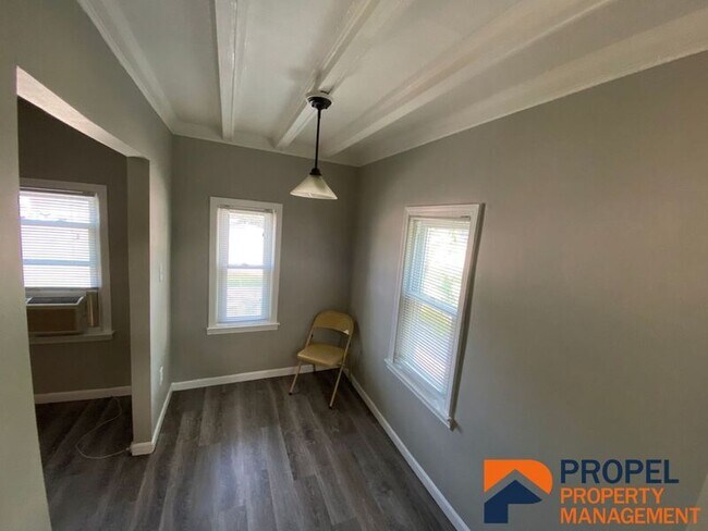 Photo - 8139 Macomb St