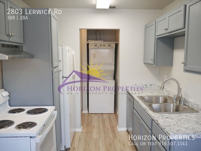 Photo - 2803 Lerwick Rd