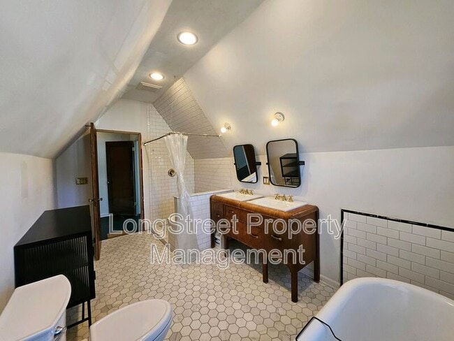 Photo - 224 N Russet St