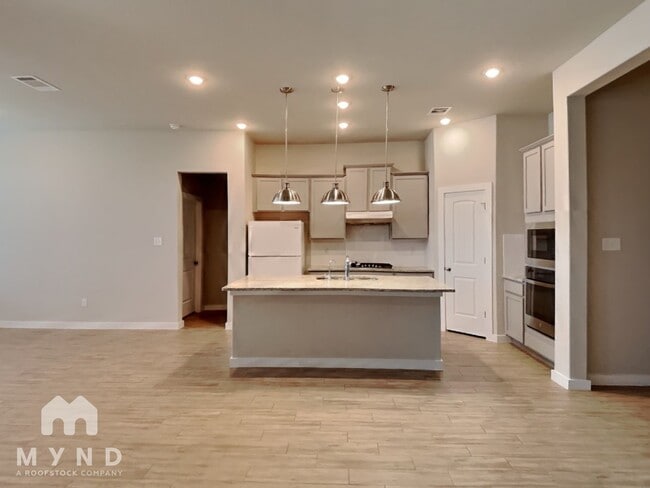 Photo - 1606 Delafield Rd