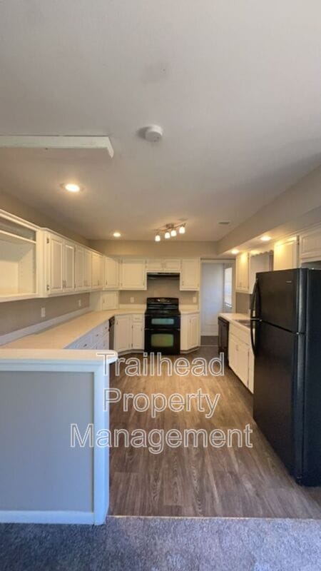 Photo - 8240 N Holmes St