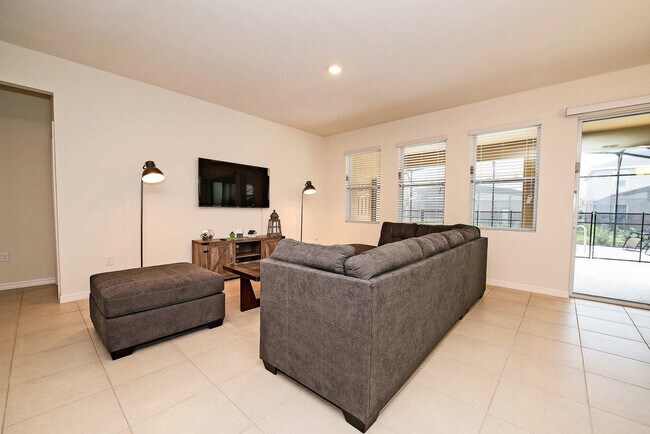 5277 Oakbourne Ave Unit SI ID1263237P