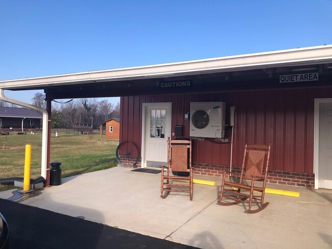 Photo - *FULLY FURNISHED* 1 Bedroom, 1 Bathroom Apartment *UTILITIES INCLUDED*