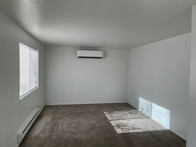 Photo - 1442 W Sandalwood Dr