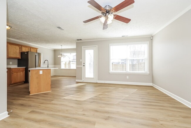 Photo - 1613 Beaconcrest Cir