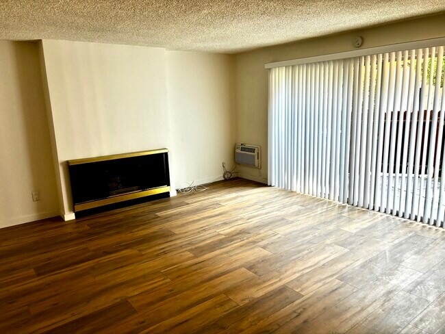 Villa Valencia Apartments