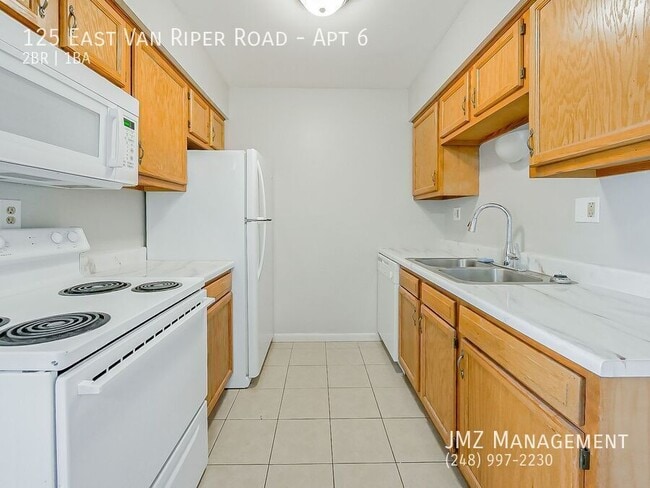 Photo - 125 E Van Riper Rd Unit Apt 6
