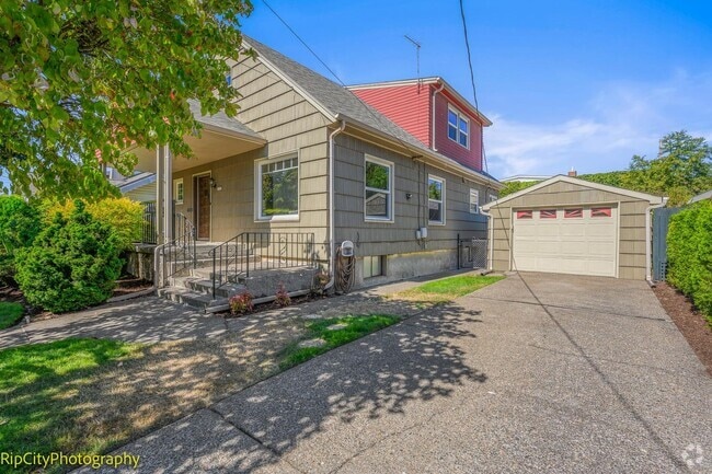 Building Photo - Charming Bungalow in Overlook neighborhood... Rental