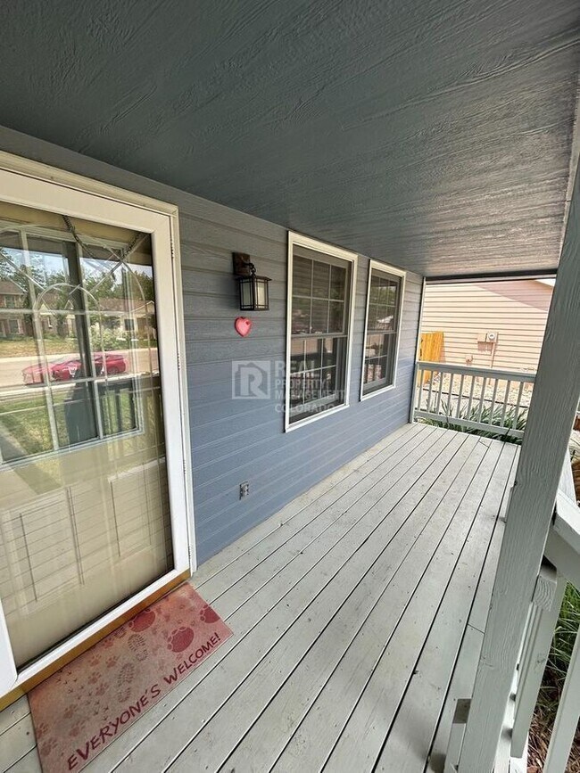 Photo - 1415 Maple Dr