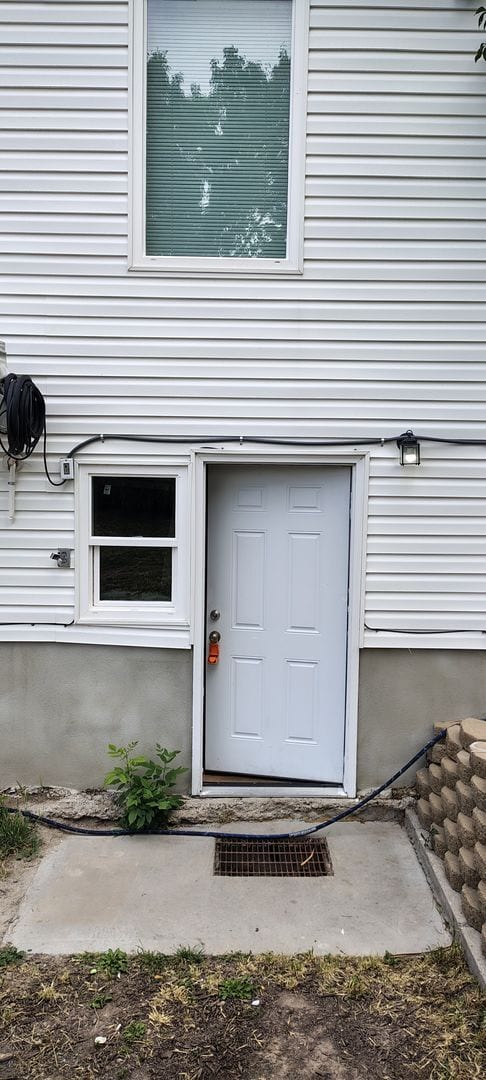 Building Photo - Amazing Basement home for a great value!