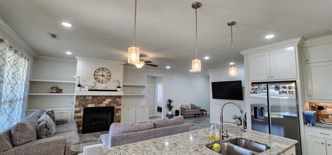 Photo - 1001 W Ashmore Landing Loop