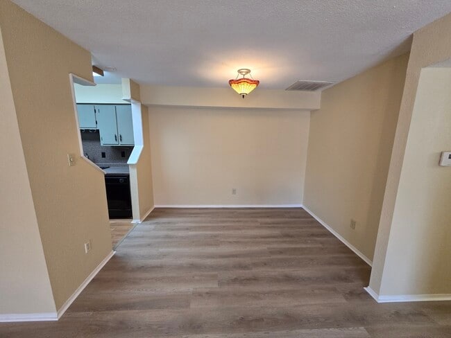 Photo - 5669 Birchmont Dr Unidad True