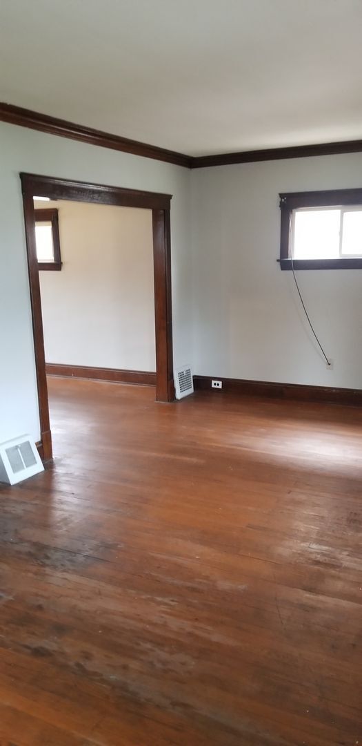 Photo - Spacious 4 BR/2 Bath single Family Home in West Blvd area