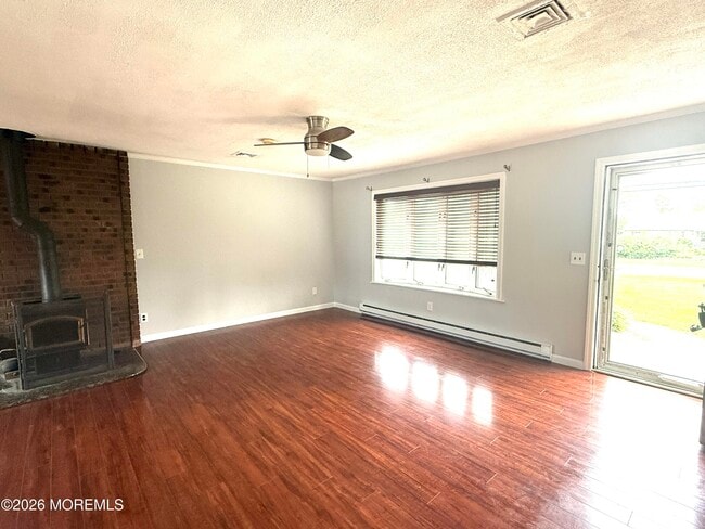 523 Northern Blvd
