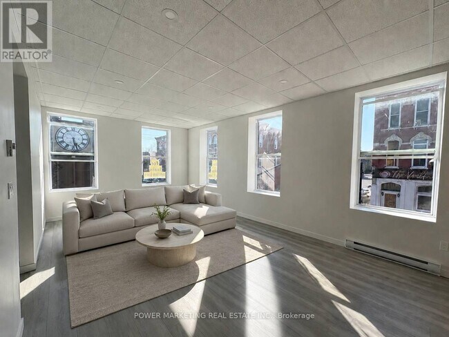 Photo - 199 King St W Unit #1