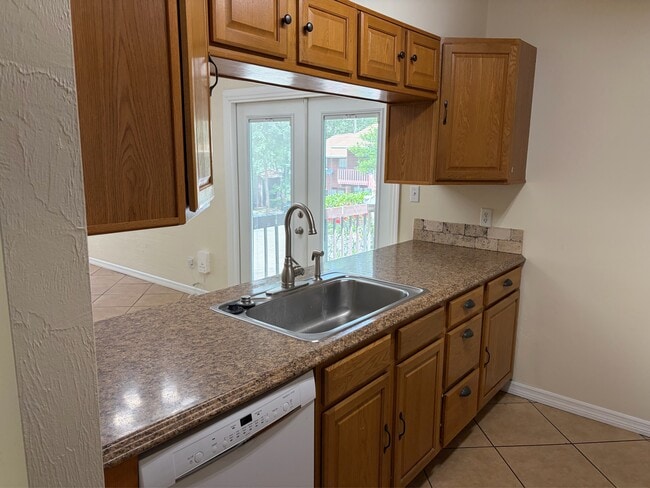 Photo - 807 Timbers Ct