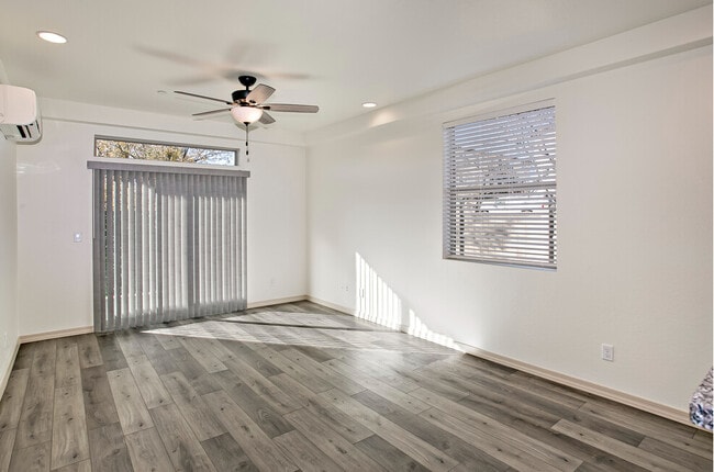 Photo - 620 1st St