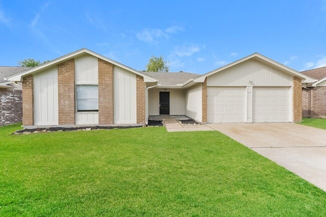 Building Photo - 7011 Pickett Dr